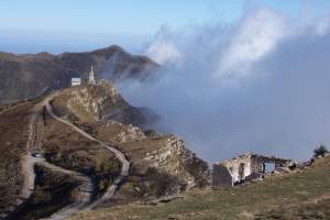 Xtrallusion offers independent self-guided Walking, Adventure, Activity, Skiing and Paragliding Holiday itineraries on the Italian Rivieras, in the Italian Lakes, in the Italian Alps and in some of the most beautiful corners of Italy.